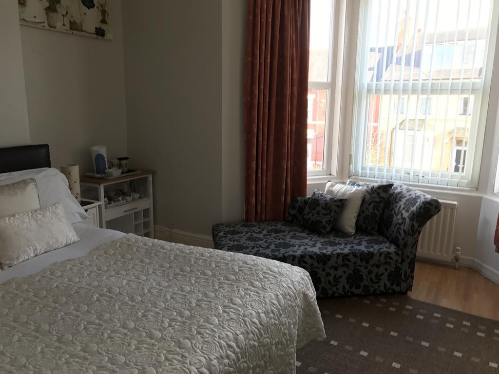 Lighthouse Guest House Whitley Bay Extérieur photo