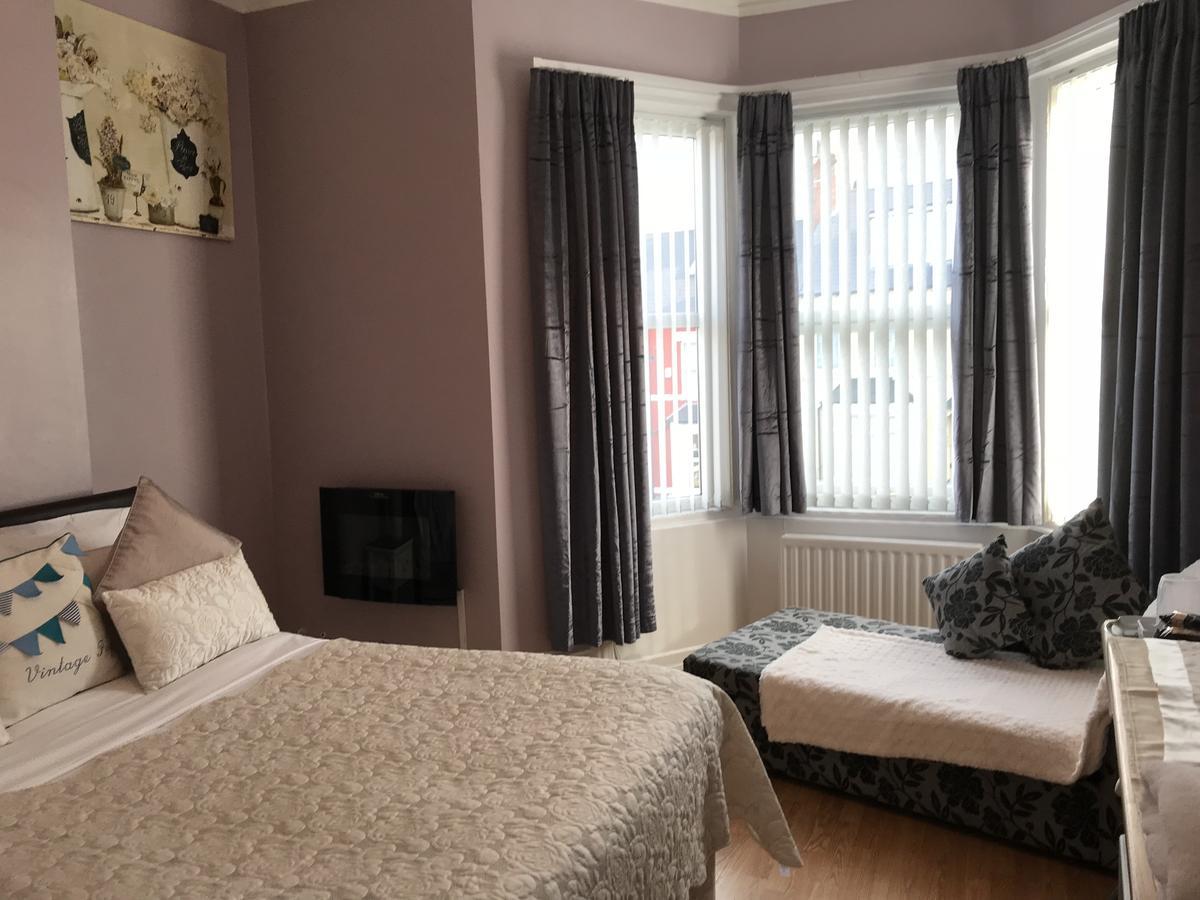 Lighthouse Guest House Whitley Bay Extérieur photo