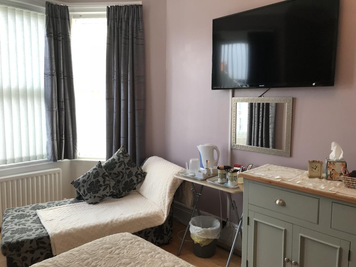 Lighthouse Guest House Whitley Bay Extérieur photo