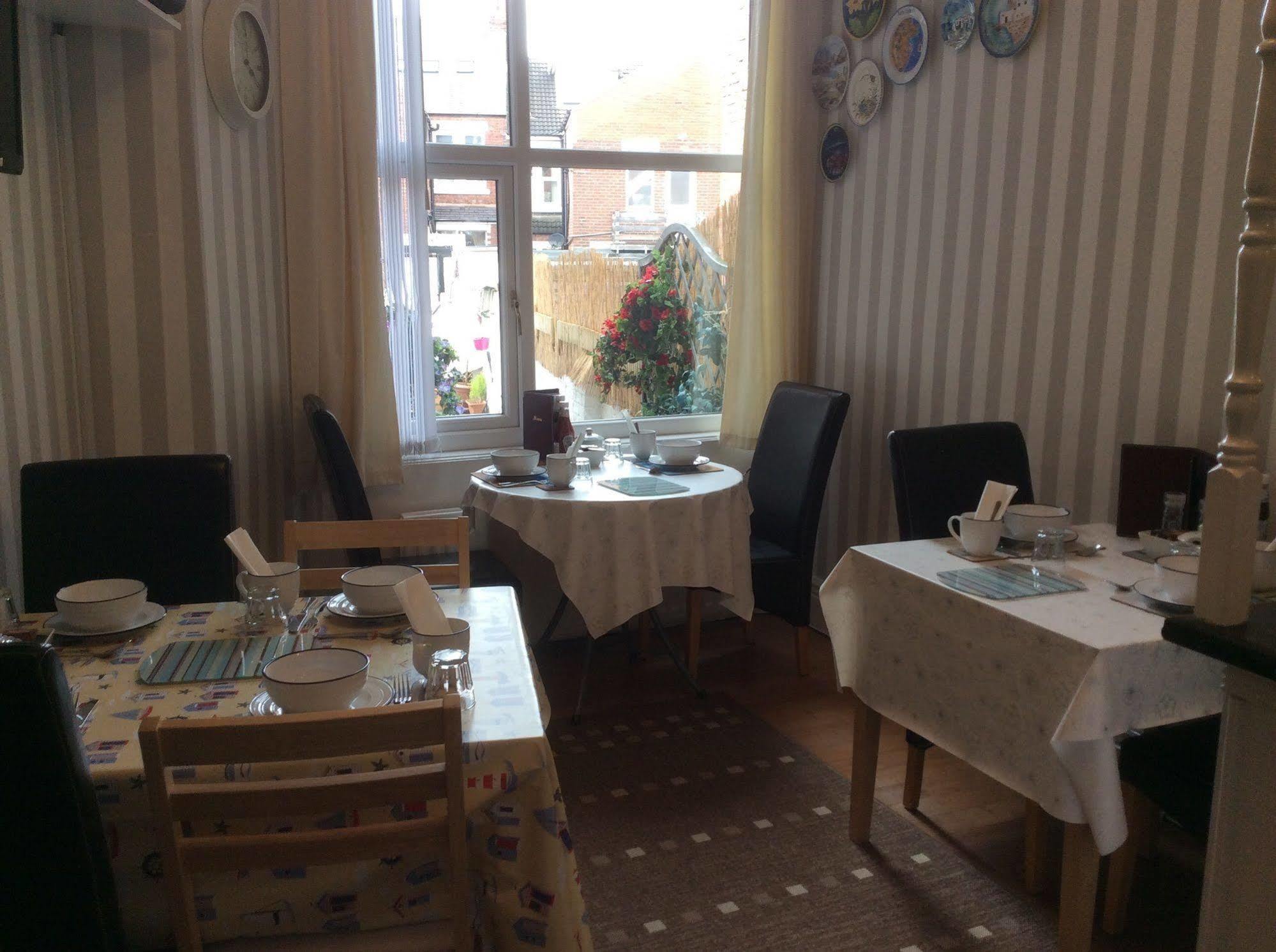 Lighthouse Guest House Whitley Bay Extérieur photo