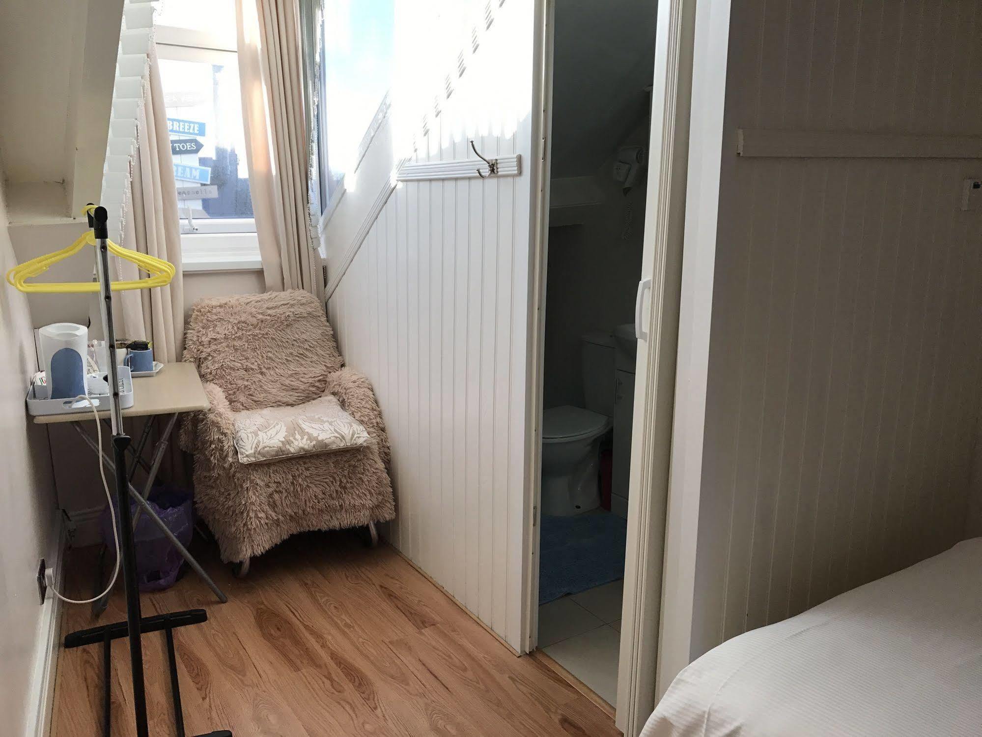 Lighthouse Guest House Whitley Bay Extérieur photo