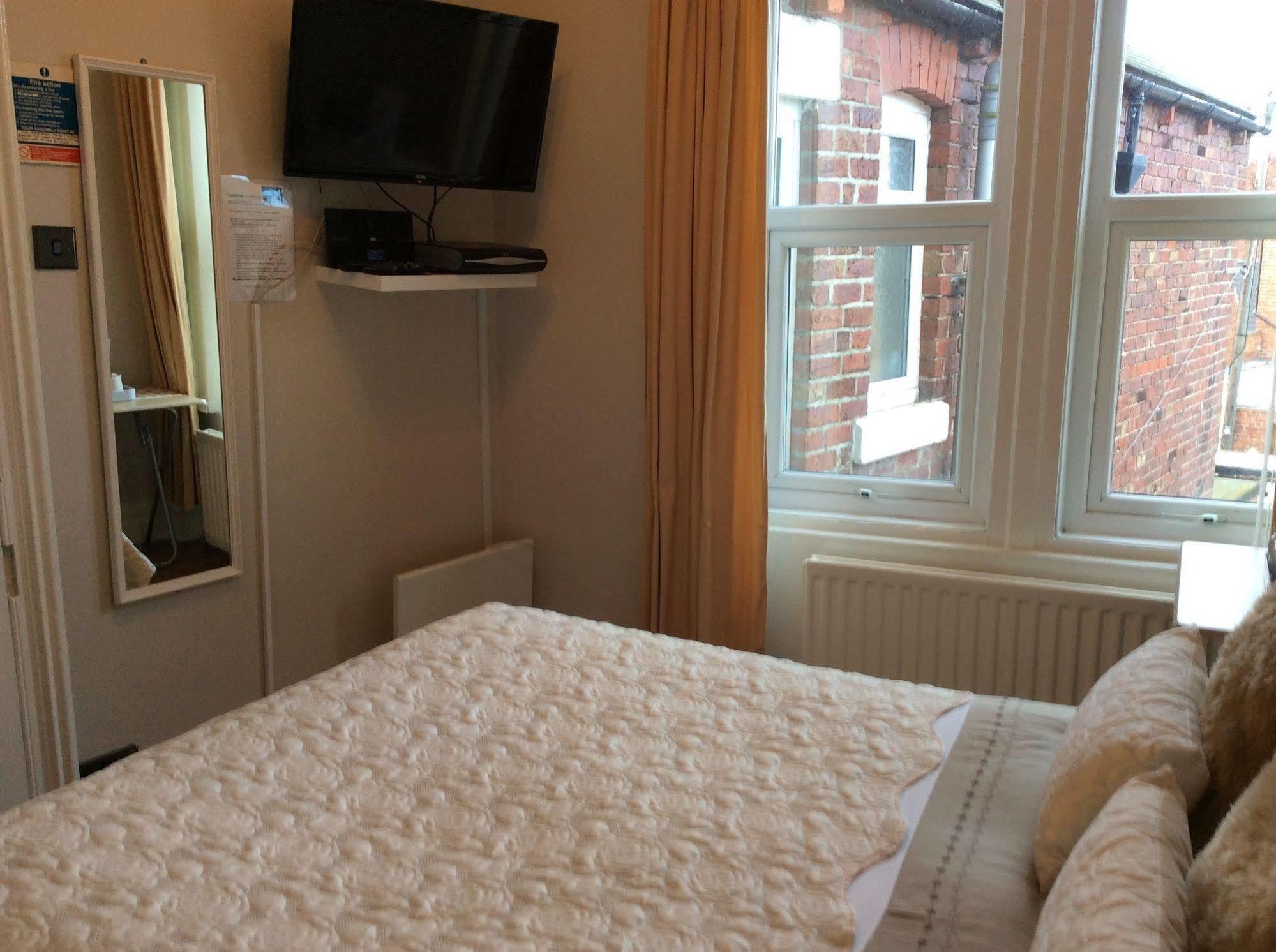 Lighthouse Guest House Whitley Bay Extérieur photo