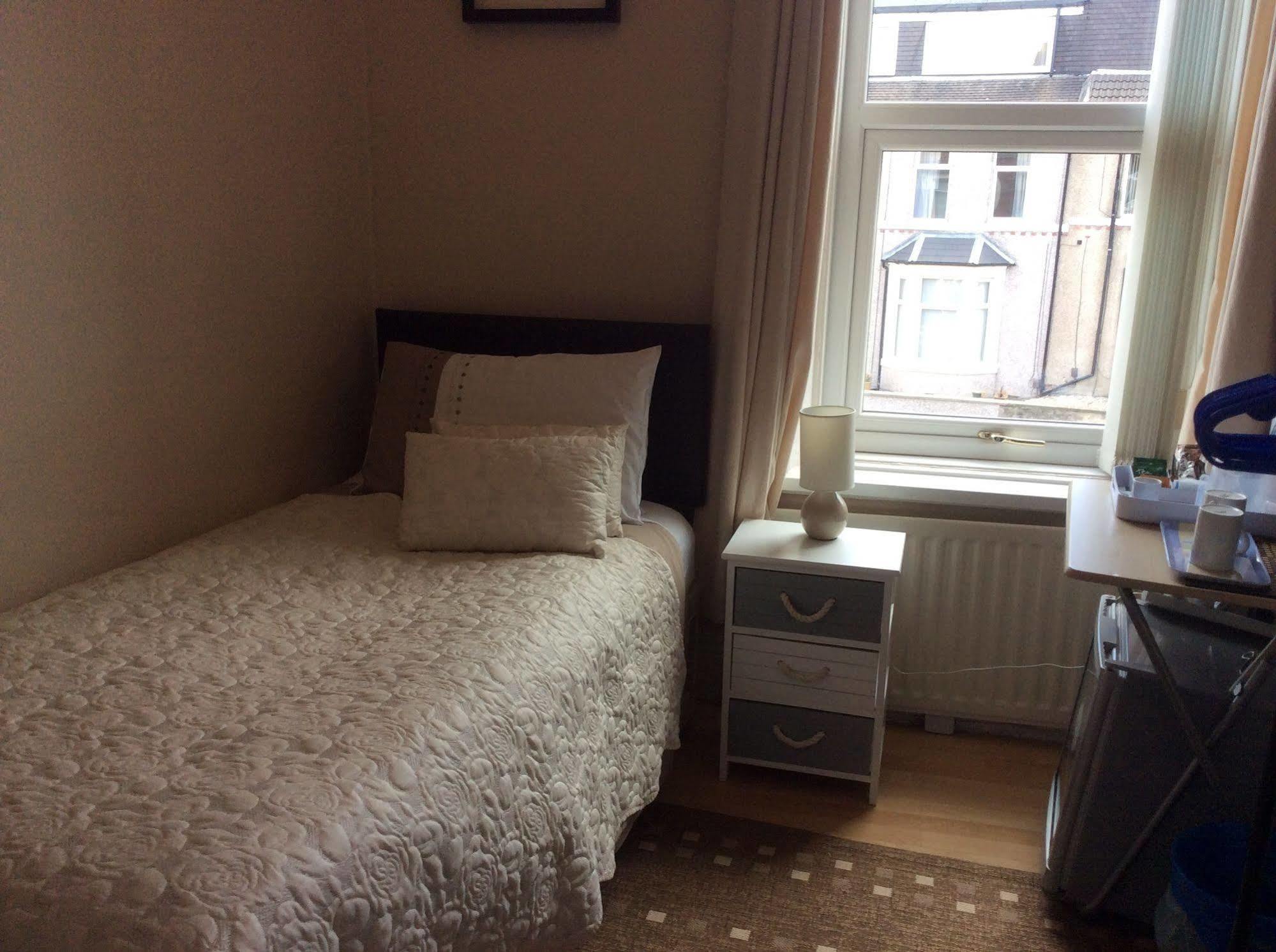 Lighthouse Guest House Whitley Bay Extérieur photo